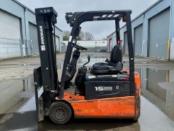 **(INCLUDES CHARGER)** 2015 DOOSAN B15T-5