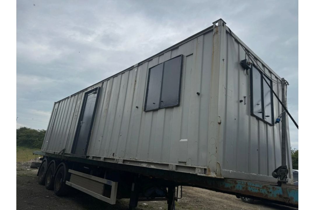 30FT X 10FT SITE OFFICE CABIN – PORTABLE OFFICE / WELFARE UNIT / STORAGE CABIN - Image 2 of 23