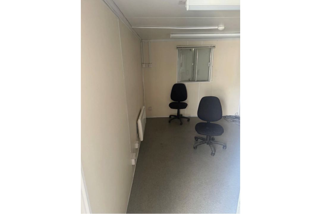 30FT X 10FT SITE OFFICE CABIN – PORTABLE OFFICE / WELFARE UNIT / STORAGE CABIN - Image 15 of 23