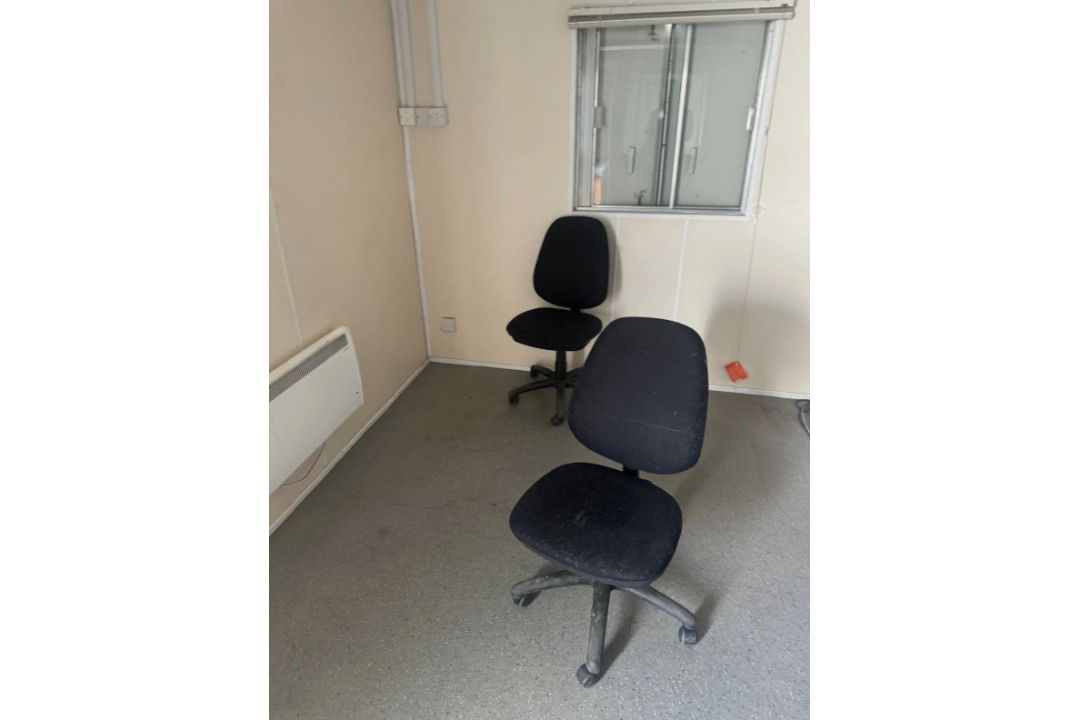 30FT X 10FT SITE OFFICE CABIN – PORTABLE OFFICE / WELFARE UNIT / STORAGE CABIN - Image 17 of 23