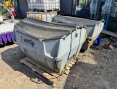 2 X HILLTIP SALT SPREADERS / ICE STRITTERS / GRITTERS