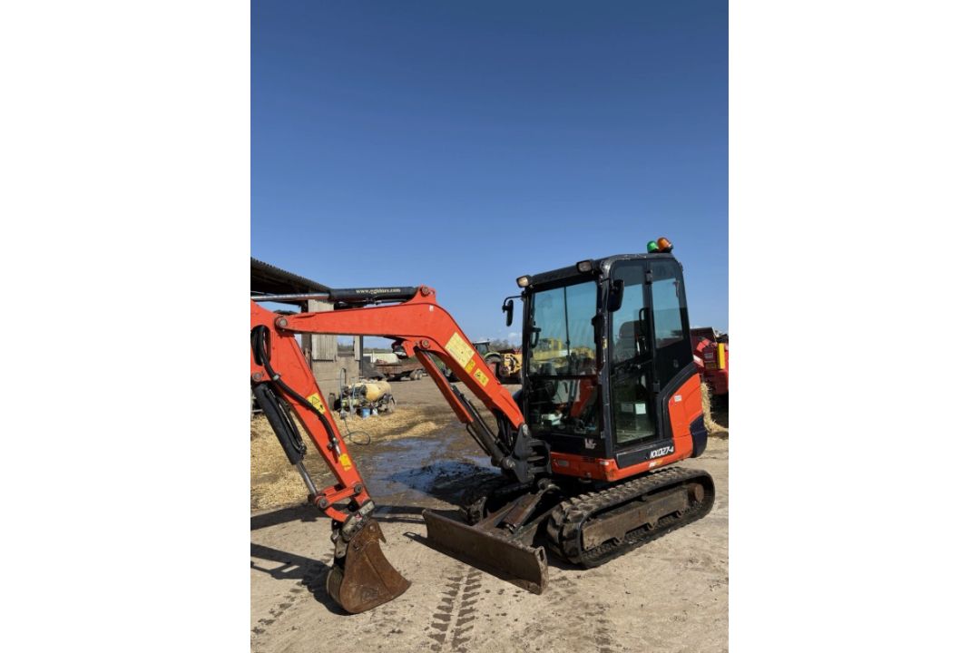 KUBOTA KX027-4 MINI EXCAVATOR - Image 2 of 14