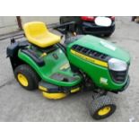 JOHN DEERE X135R - LAWNMOWER TRACTOR >>--NO VAT ON HAMMER--<<