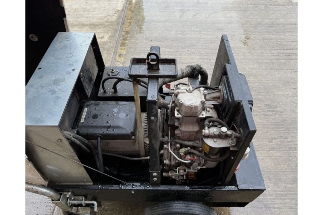 MHM MGTP 6000 – 6 KVA SILENT DIESEL GENERATOR - Image 7 of 9