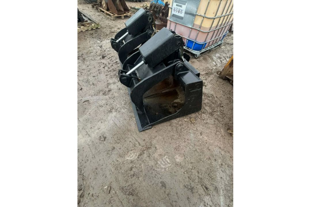 INDUSTRIAL BUCKET & GRAPPLE – TWIN GRAB SKID STEER / BOBCAT LOADER - Image 8 of 12