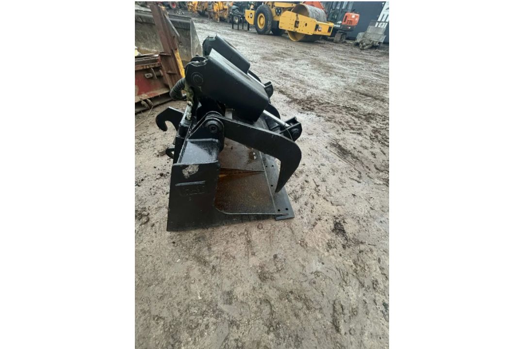 INDUSTRIAL BUCKET & GRAPPLE – TWIN GRAB SKID STEER / BOBCAT LOADER - Image 12 of 12