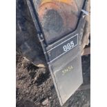 CASE INTERNATIONAL 885 TRACTOR LEFT-HAND DOOR WITH GLASS