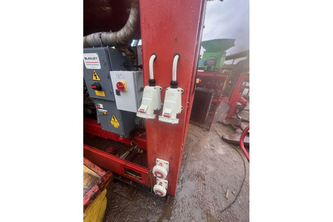 200 KVA VOLVO DIESEL GENERATOR GENSET 110V 415V SITE GENERATOR POWER UNIT ENGINE - Image 6 of 10