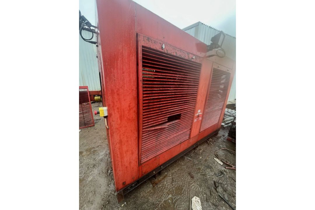 200 KVA VOLVO DIESEL GENERATOR GENSET 110V 415V SITE GENERATOR POWER UNIT ENGINE - Image 7 of 10