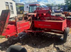 MASSEY FERGUSON 703 SMALL SQUARE BALER