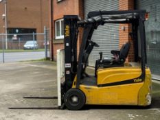 **(INCLUDES CHARGER)** 2016 YALE ERP20VT ELECTRIC FORKLIFT