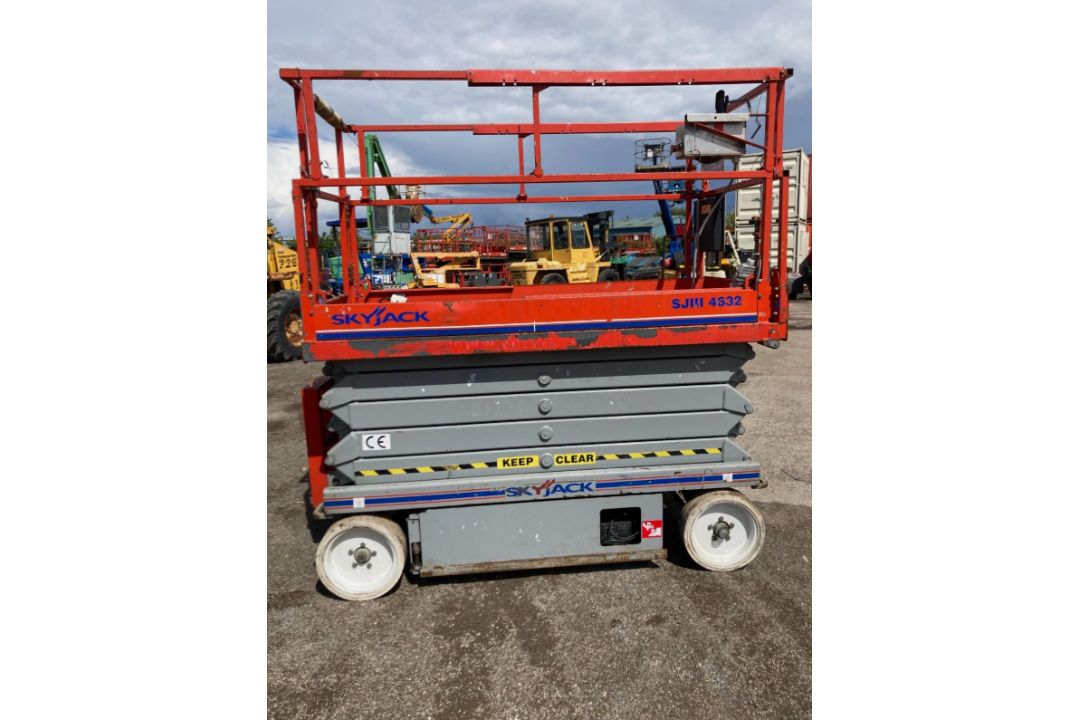 SKYJACK SJ4632 SCISSOR LIFT - Image 3 of 13