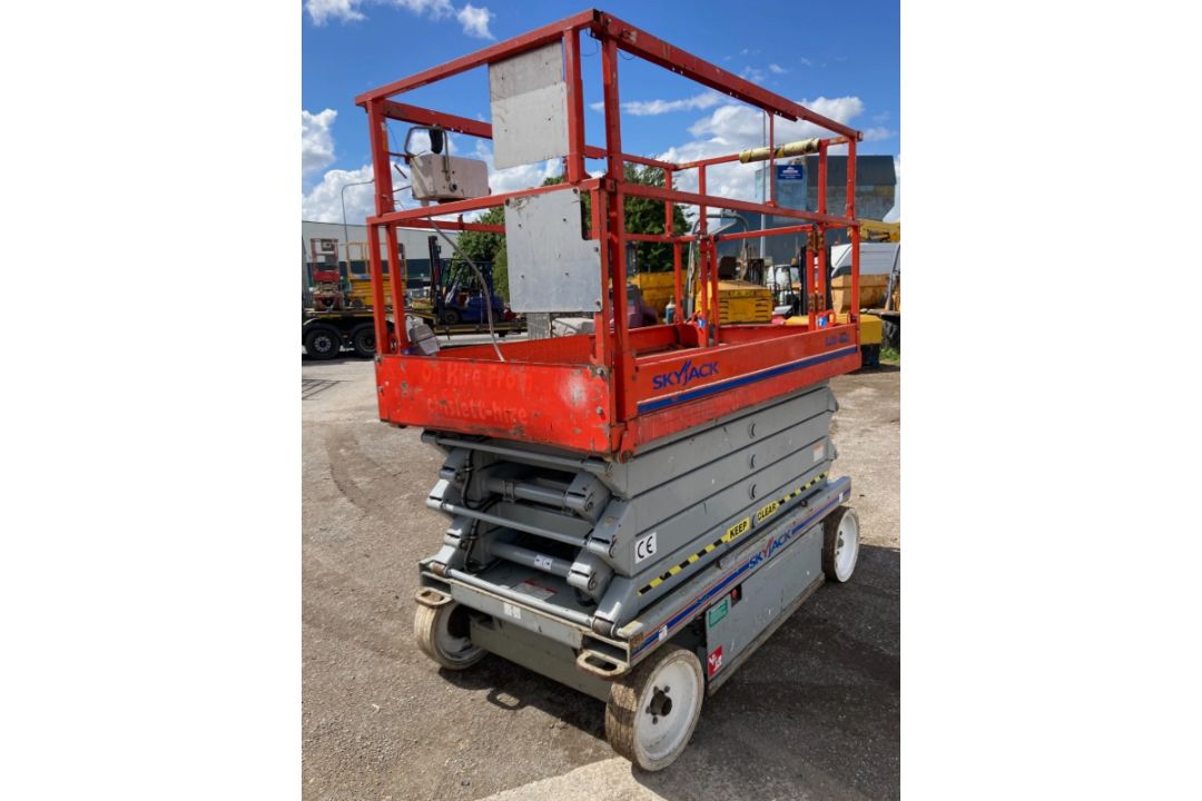 SKYJACK SJ4632 SCISSOR LIFT - Image 7 of 13