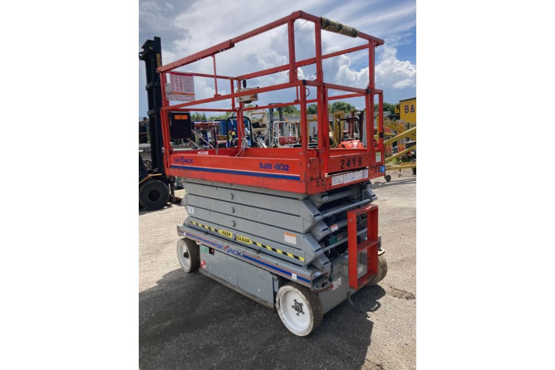 SKYJACK SJ4632 SCISSOR LIFT - Image 9 of 13