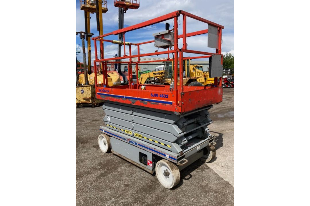 SKYJACK SJ4632 SCISSOR LIFT - Image 5 of 13