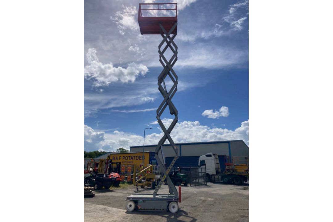 SKYJACK SJ4632 SCISSOR LIFT - Image 12 of 13