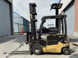 **(INCLUDES CHARGER)** 2016 YALE ERP25VLE3145