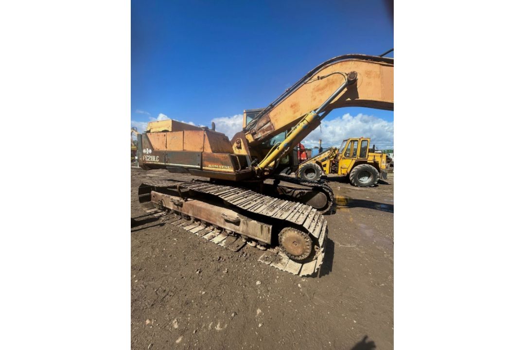 KOMATSU PC220LC TRACKED EXCAVATOR - Image 7 of 22