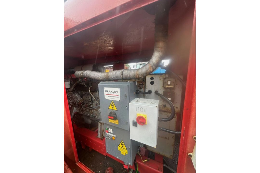 200 KVA VOLVO DIESEL GENERATOR - Image 4 of 10