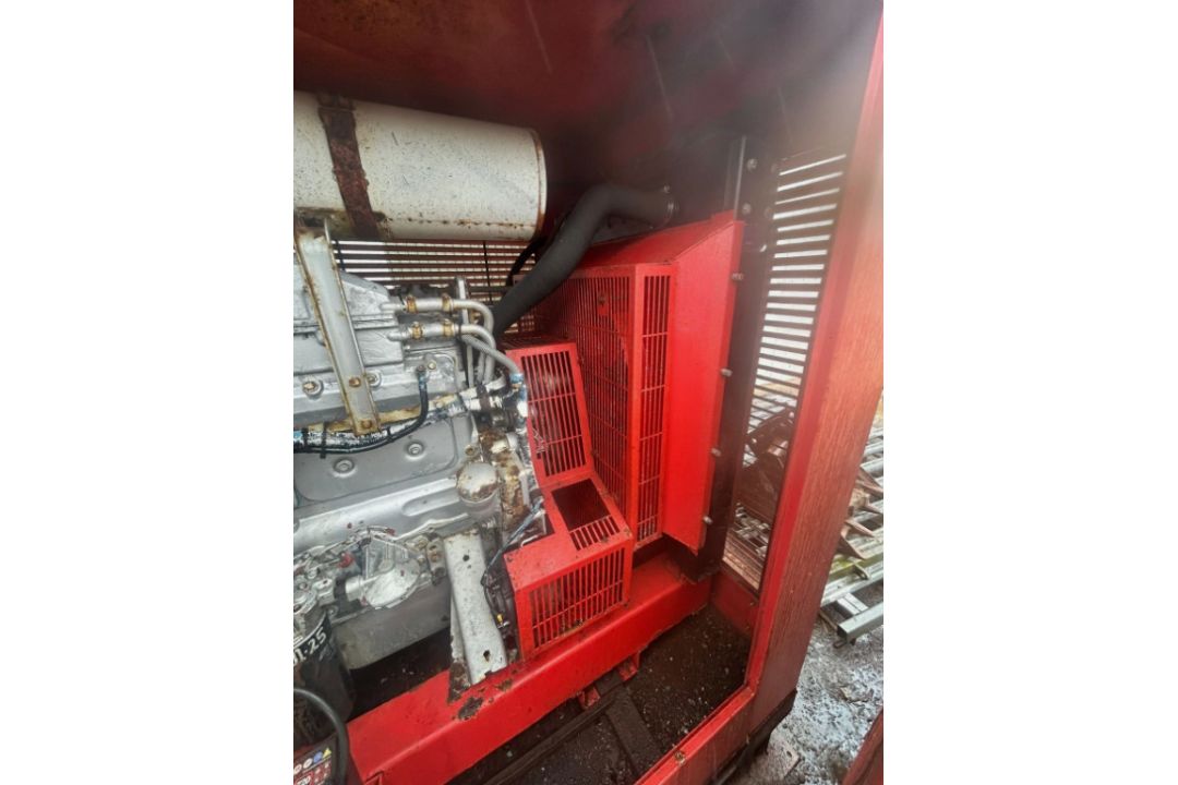 200 KVA VOLVO DIESEL GENERATOR - Image 8 of 10