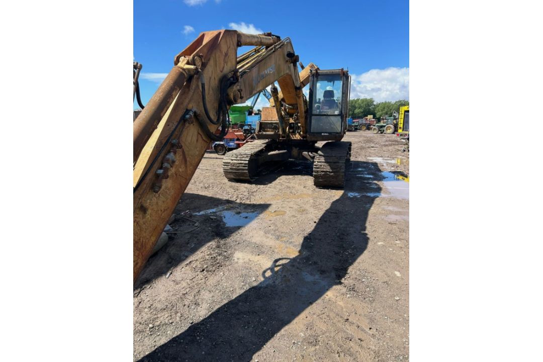 KOMATSU PC220LC TRACKED EXCAVATOR - Image 21 of 22