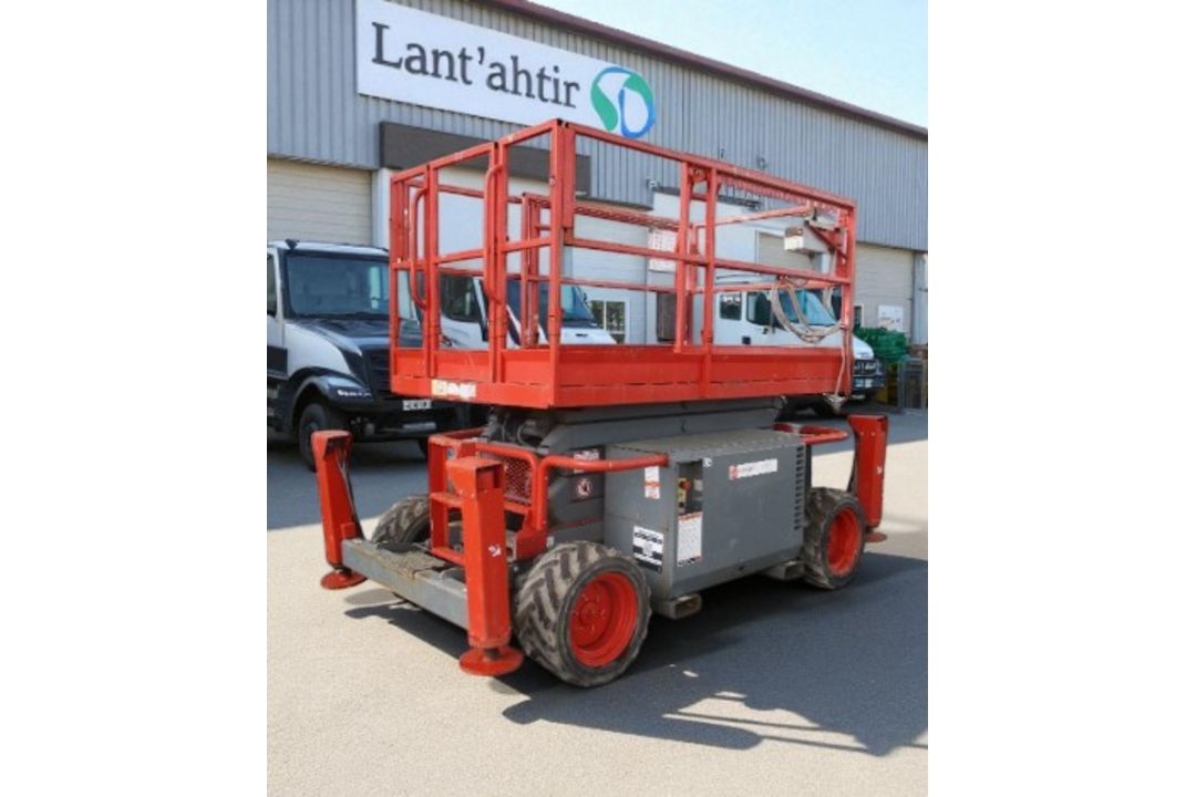 SKYJACK SJ6832 SCISSOR LIFT - Image 3 of 11