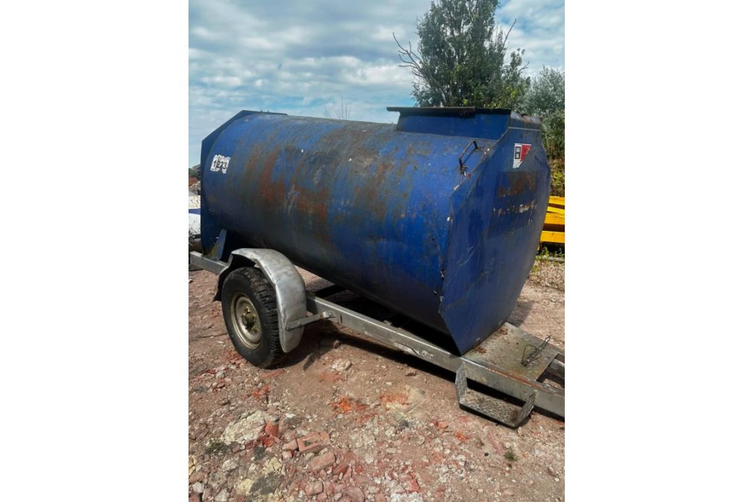 AINWAY ENGINEERING 3000L BUNDED TOWABLE FUEL BOWSER - Image 1 of 10