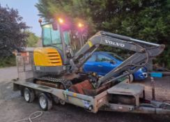 2015 VOLVO EC27C 2.7 TON MINI EXCAVATOR WITH TRAILER – BUCKETS & QUICK HITCH