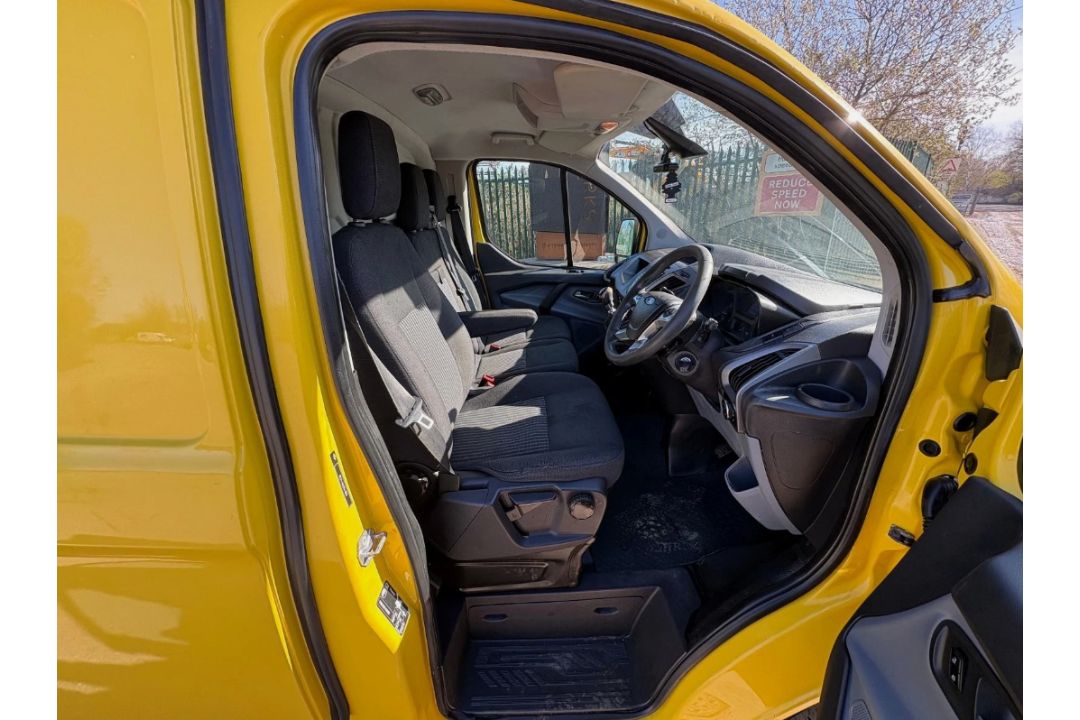 2015 FORD TRANSIT CUSTOM 290 TREND E-TEC L2H1 2198CC DIESEL >>--NO VAT ON HAMMER--<< - Image 13 of 15