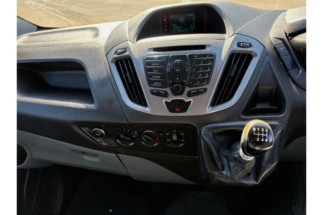 2015 FORD TRANSIT CUSTOM 290 TREND E-TEC L2H1 2198CC DIESEL >>--NO VAT ON HAMMER--<< - Image 14 of 15