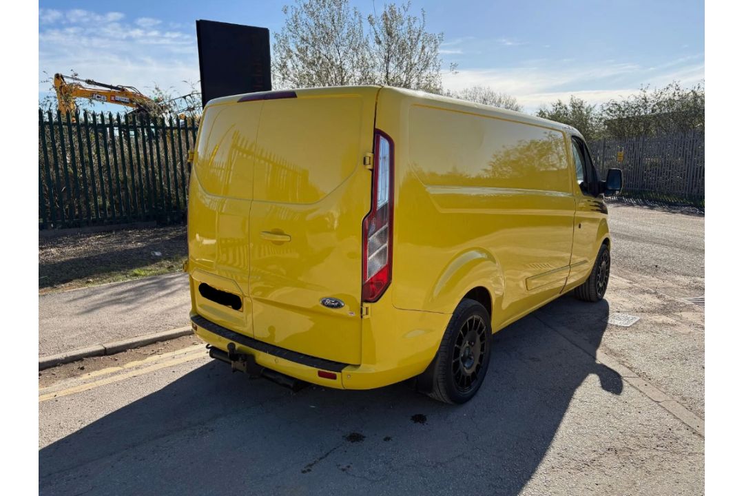 2015 FORD TRANSIT CUSTOM 290 TREND E-TEC L2H1 2198CC DIESEL >>--NO VAT ON HAMMER--<< - Image 6 of 15