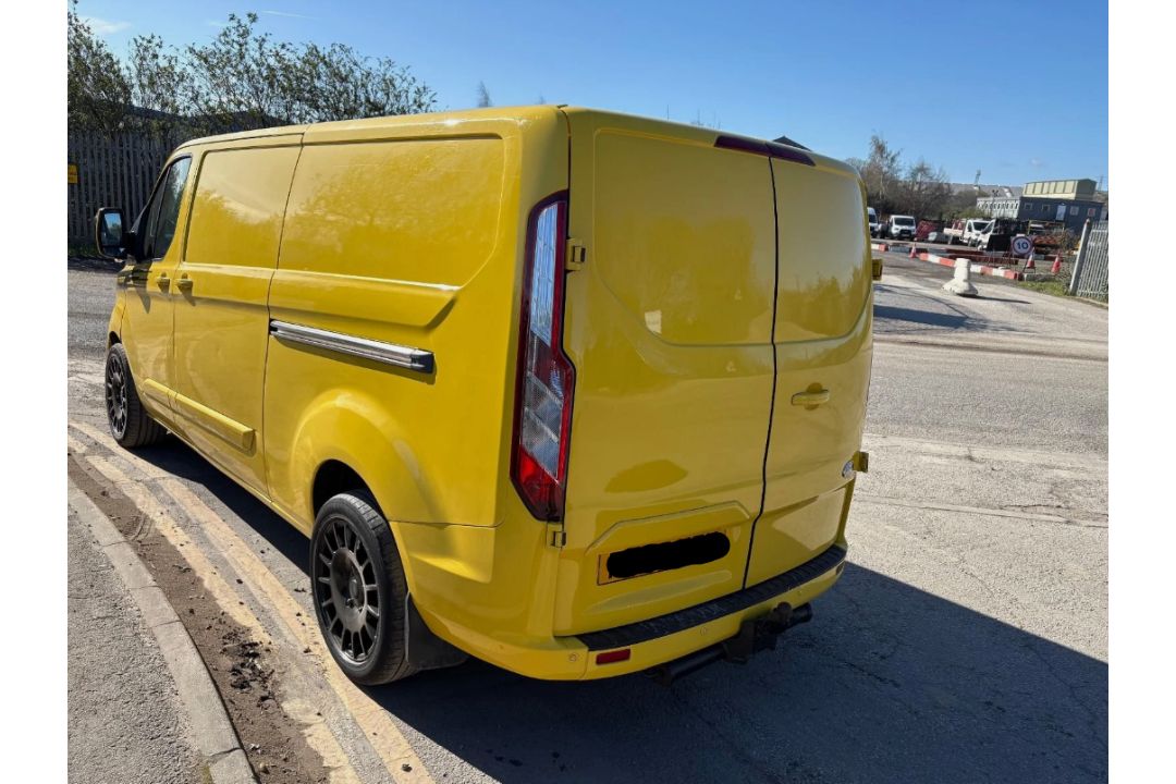 2015 FORD TRANSIT CUSTOM 290 TREND E-TEC L2H1 2198CC DIESEL >>--NO VAT ON HAMMER--<< - Image 9 of 15