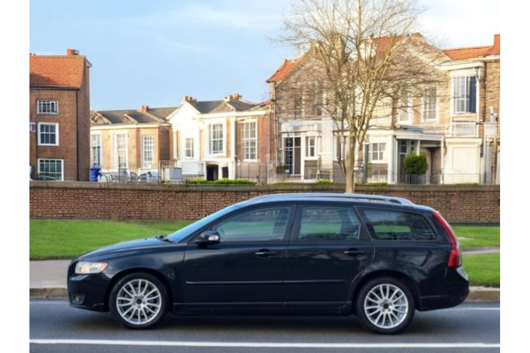 2009 VOLVO V50 2.0D SE 5DR DIESEL MANUAL ESTATE BLACK >>--NO VAT ON HAMMER--<< - Image 9 of 28