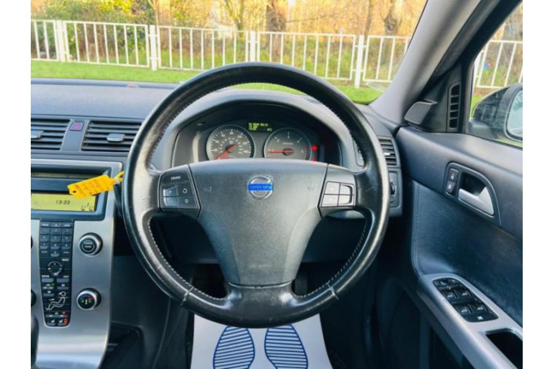 2009 VOLVO V50 2.0D SE 5DR DIESEL MANUAL ESTATE BLACK >>--NO VAT ON HAMMER--<< - Image 14 of 28