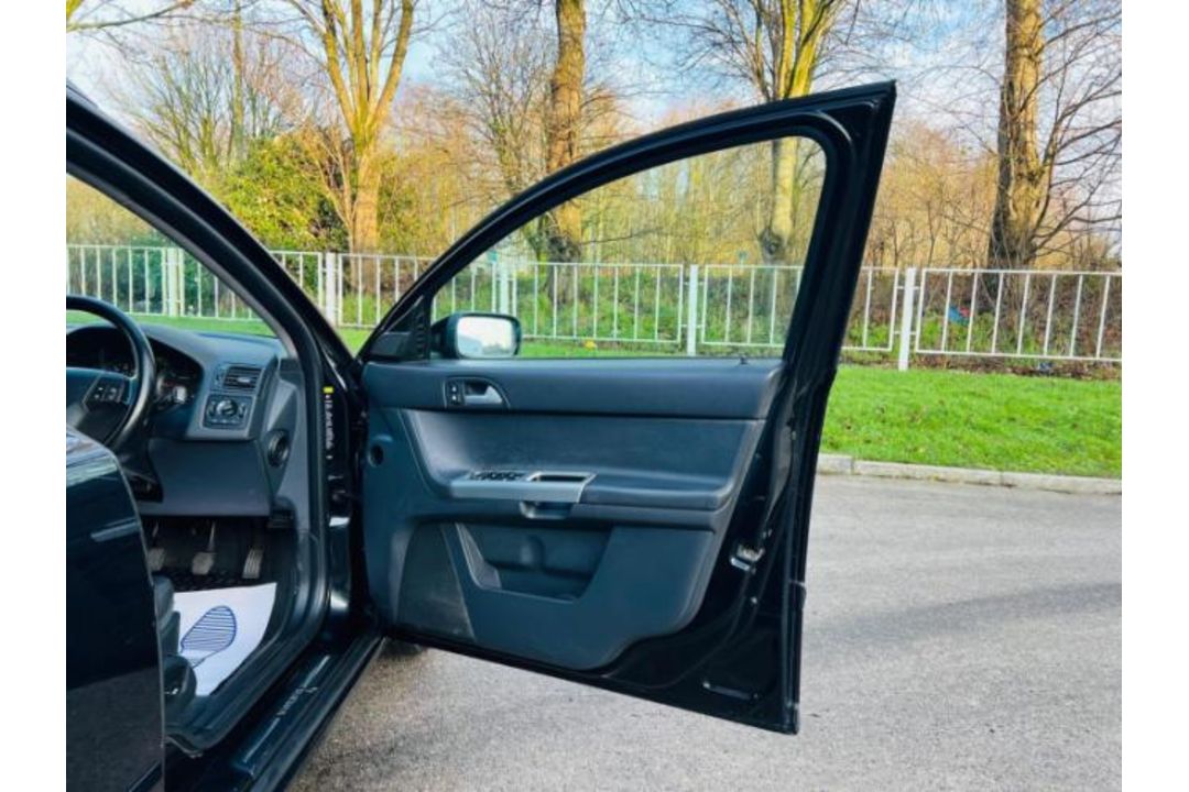 2009 VOLVO V50 2.0D SE 5DR DIESEL MANUAL ESTATE BLACK >>--NO VAT ON HAMMER--<< - Image 27 of 28