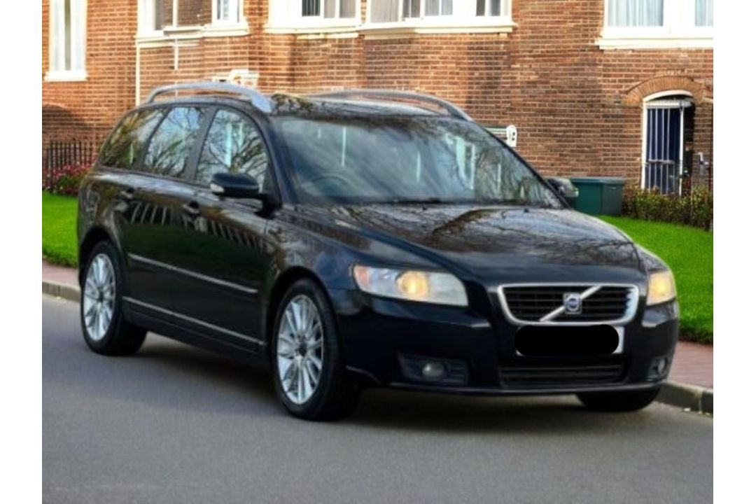 2009 VOLVO V50 2.0D SE 5DR DIESEL MANUAL ESTATE BLACK >>--NO VAT ON HAMMER--<< - Image 1 of 28