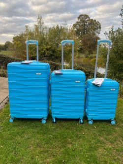 BULK LOT X5 SKY BLUE 3 PIECE LUGGAGE SETS – LIGHTWEIGHT 360° SPINNER SUITCASES – BRAND NEW