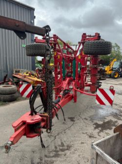 KVERNELAND CTC 4M FOLDING CULTIVATOR