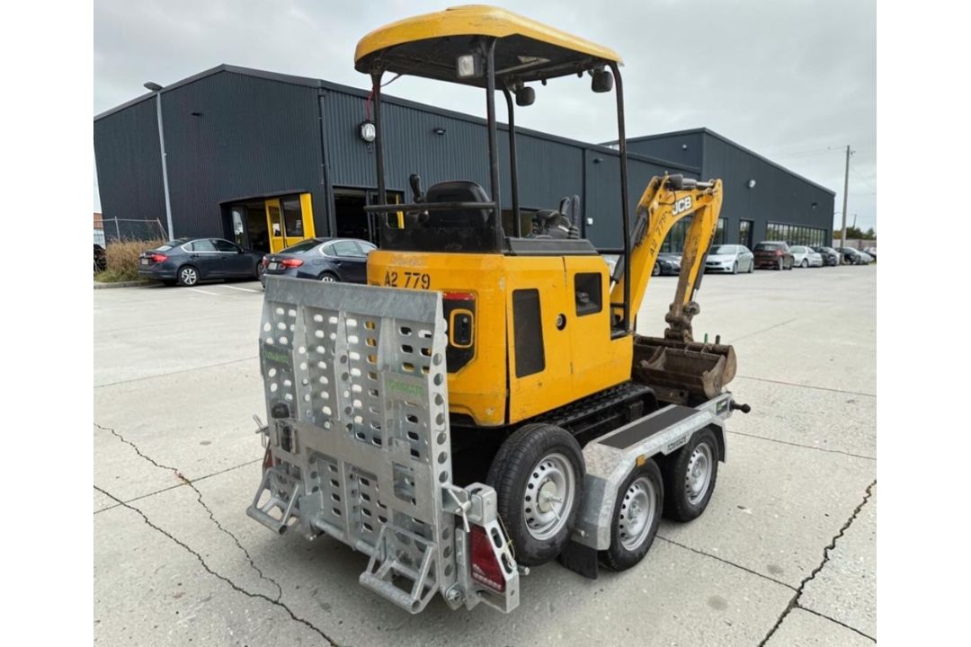 2019 JCB 15C-1 MINI EXCAVATOR / DIGGER WITH TRAILER - Image 2 of 10