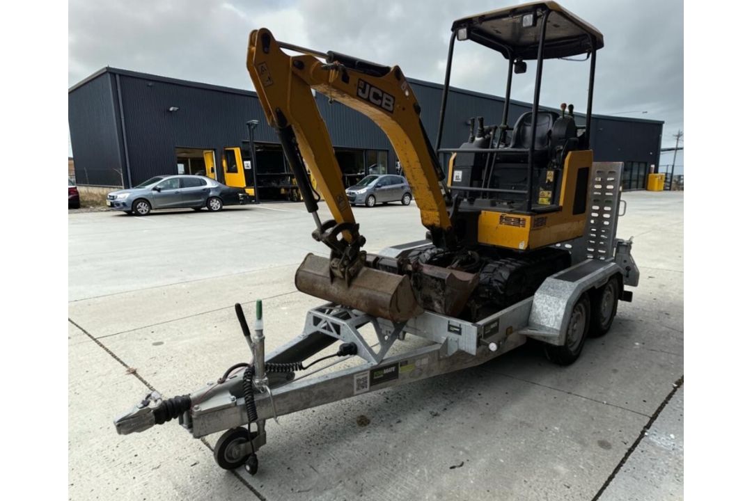2019 JCB 15C-1 MINI EXCAVATOR / DIGGER WITH TRAILER - Image 3 of 10