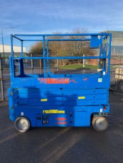 2006 GENIE GS 2632 / 3226 SCISSOR LIFT (CHERRY PICKER)