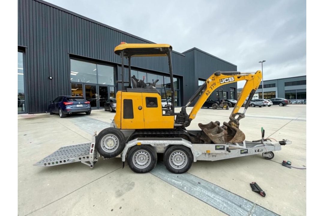 2019 JCB 15C-1 MINI EXCAVATOR / DIGGER WITH TRAILER - Image 4 of 10