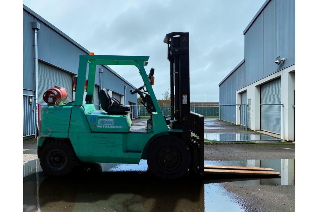 2005 MITSUBISHI FG40KL FORKLIFT - Image 3 of 6