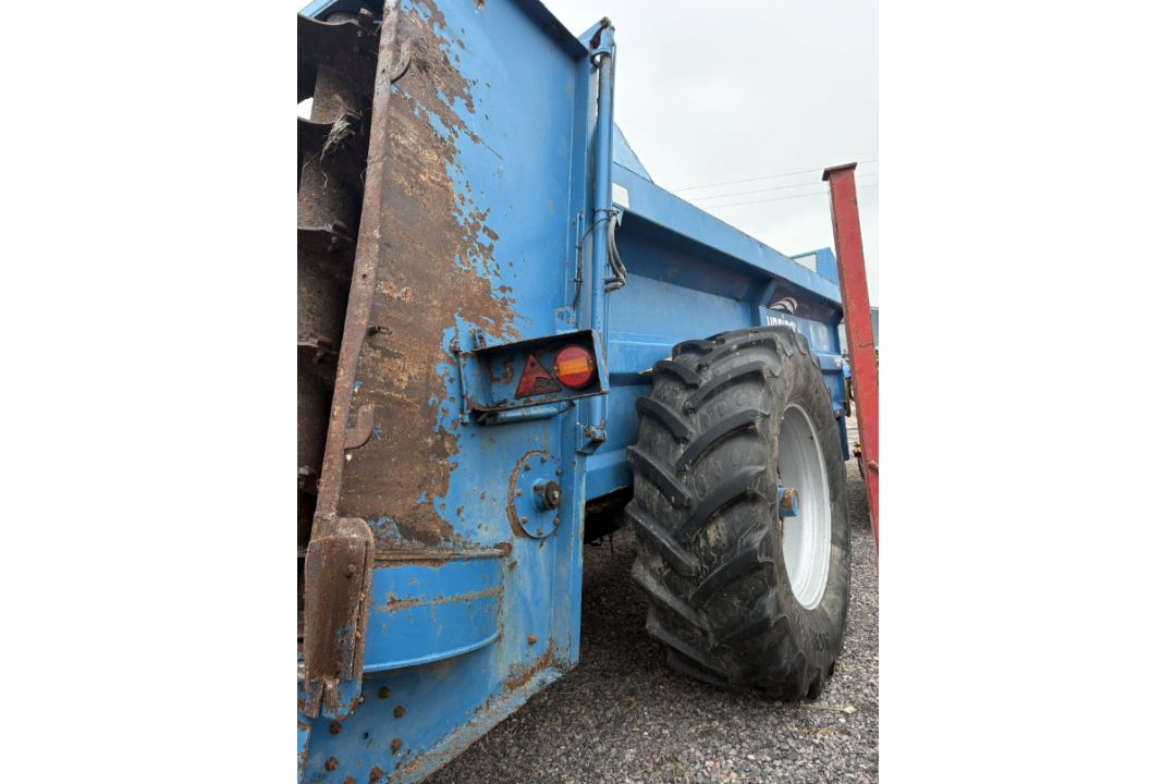 BUNNING LOWLANDER 150 DUNG SPREADER - Image 11 of 15