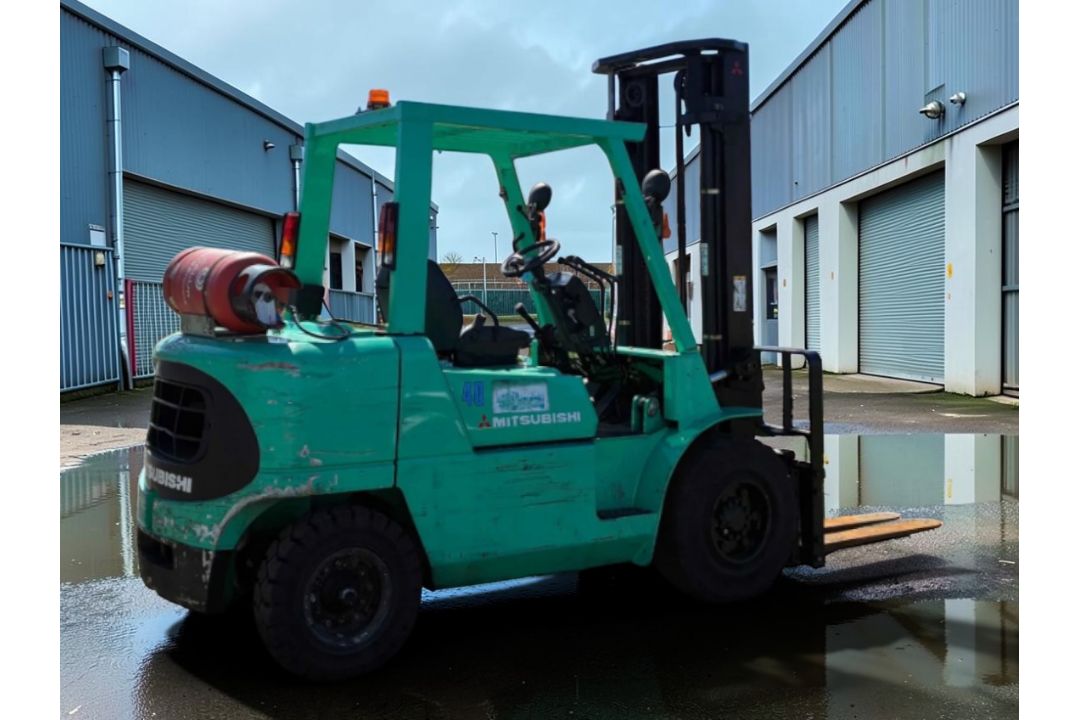 2005 MITSUBISHI FG40KL FORKLIFT - Image 2 of 6