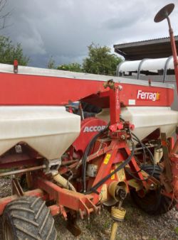ACCORD FERRAG 6 ROW MAIZE DRILL