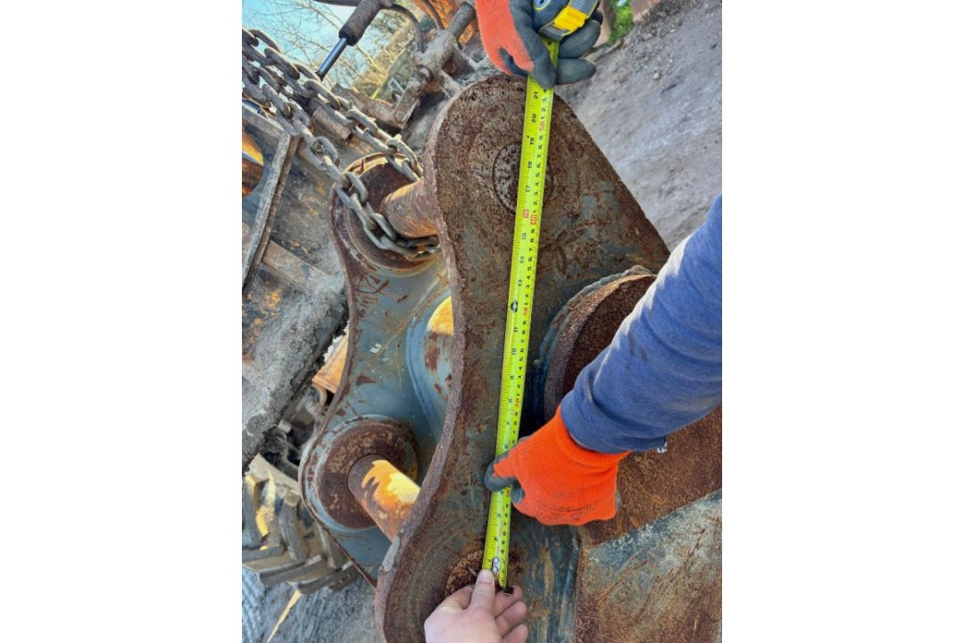 2FT WIDE STRICKLAND DIGGING BUCKET | 80MM PINS | EXCAVATOR / TELEHANDLER / BACKHOE - Image 6 of 7