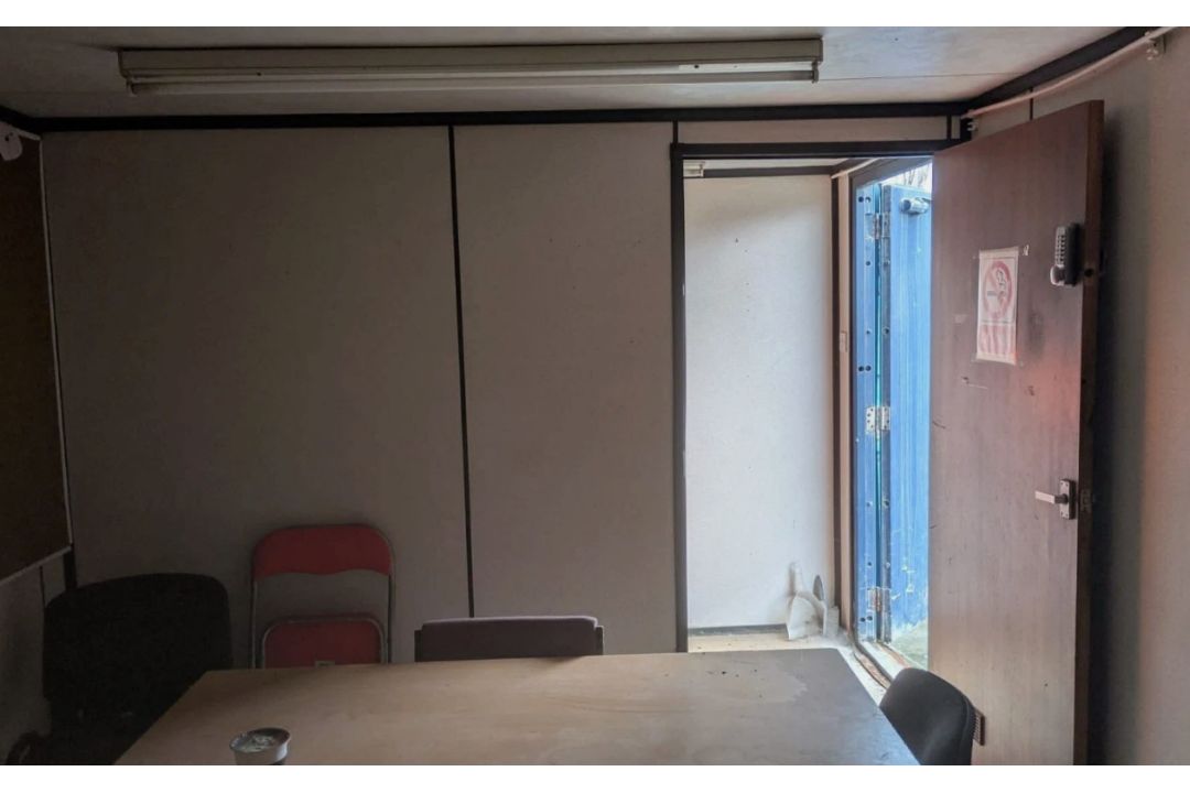 SHIPPING CONTAINER OFFICE WITH WELFARE FACILITIES - Image 11 of 11