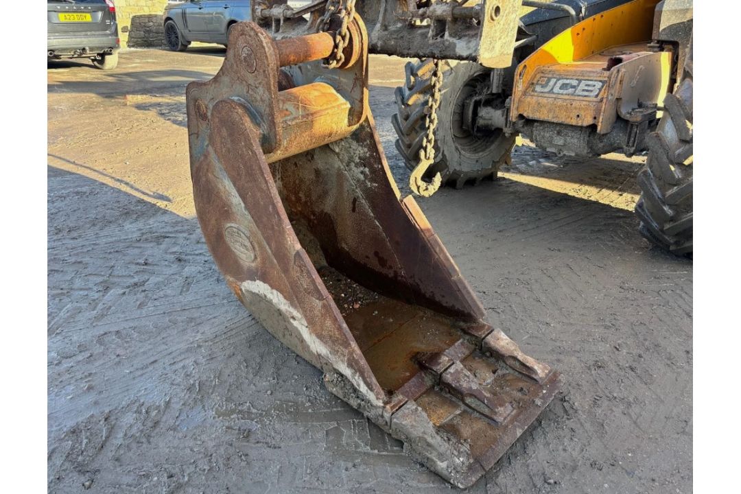 2FT WIDE STRICKLAND DIGGING BUCKET | 80MM PINS | EXCAVATOR / TELEHANDLER / BACKHOE - Image 1 of 7