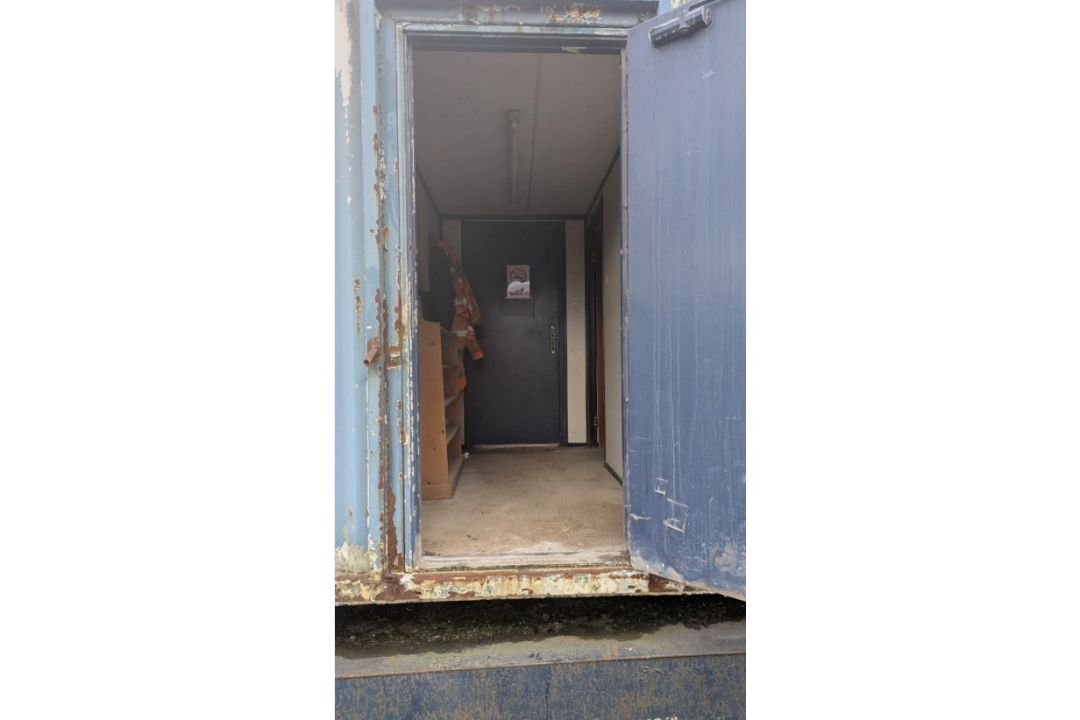 SHIPPING CONTAINER OFFICE WITH WELFARE FACILITIES - Image 4 of 11